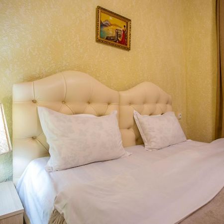 Hotel Vladi Kutaiszi Kültér fotó