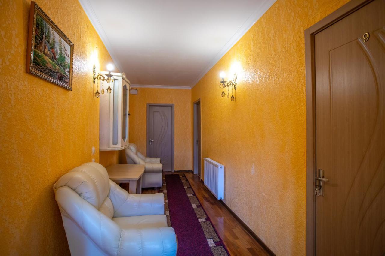 Hotel Vladi Kutaiszi Kültér fotó