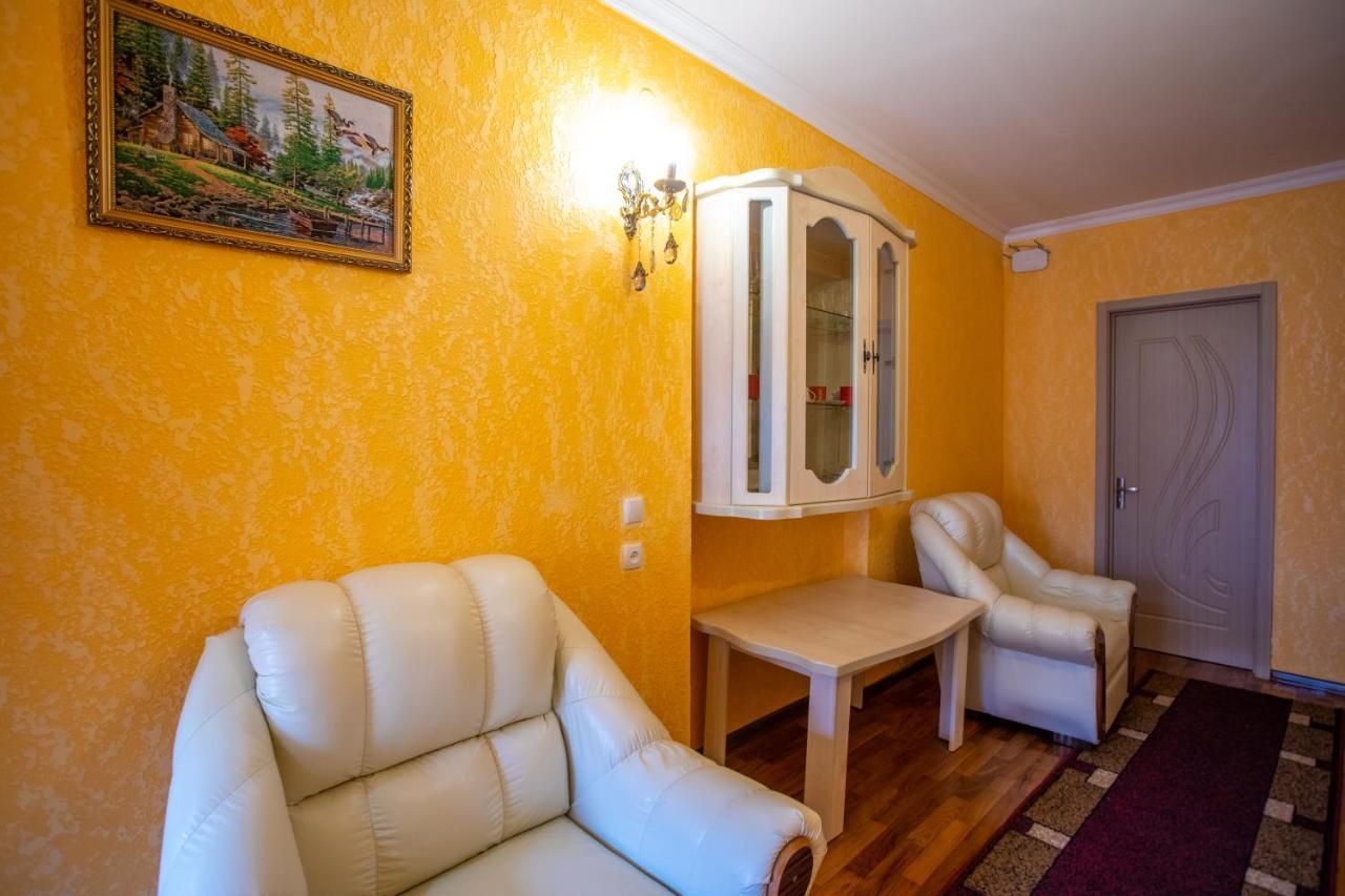 Hotel Vladi Kutaiszi Kültér fotó