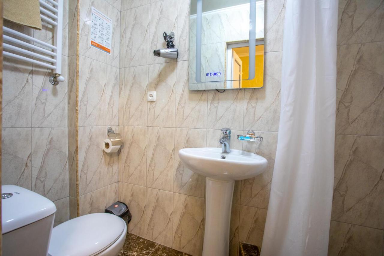 Hotel Vladi Kutaiszi Kültér fotó