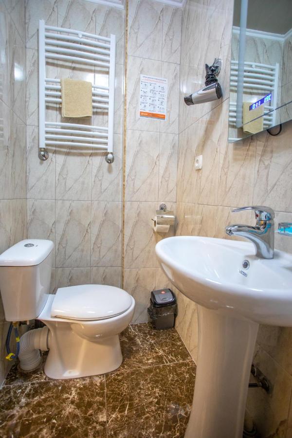Hotel Vladi Kutaiszi Kültér fotó