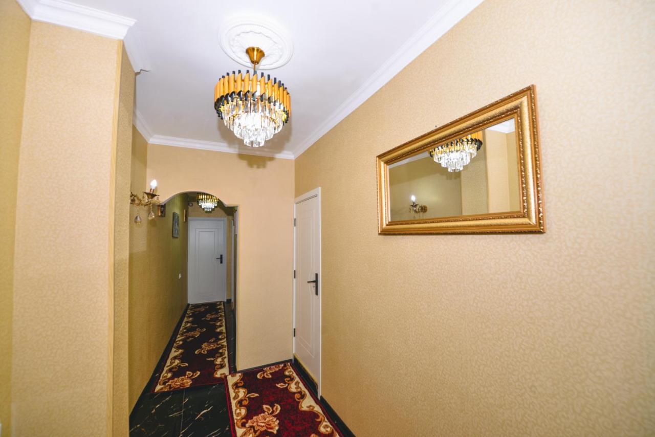 Hotel Vladi Kutaiszi Kültér fotó