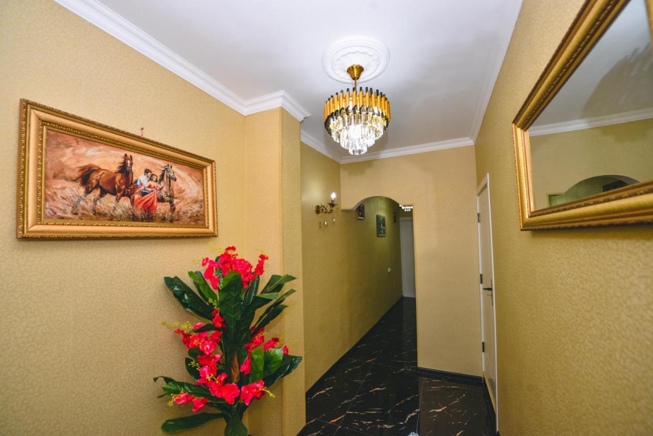 Hotel Vladi Kutaiszi Kültér fotó