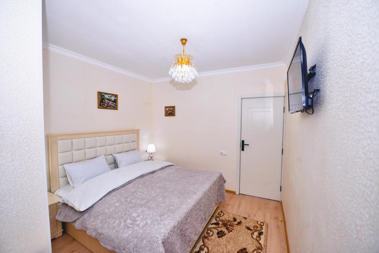Hotel Vladi Kutaiszi Kültér fotó